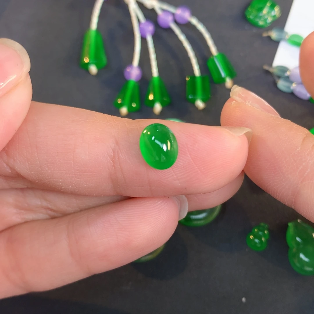 翡翠裸石8.05-6.5-4.0