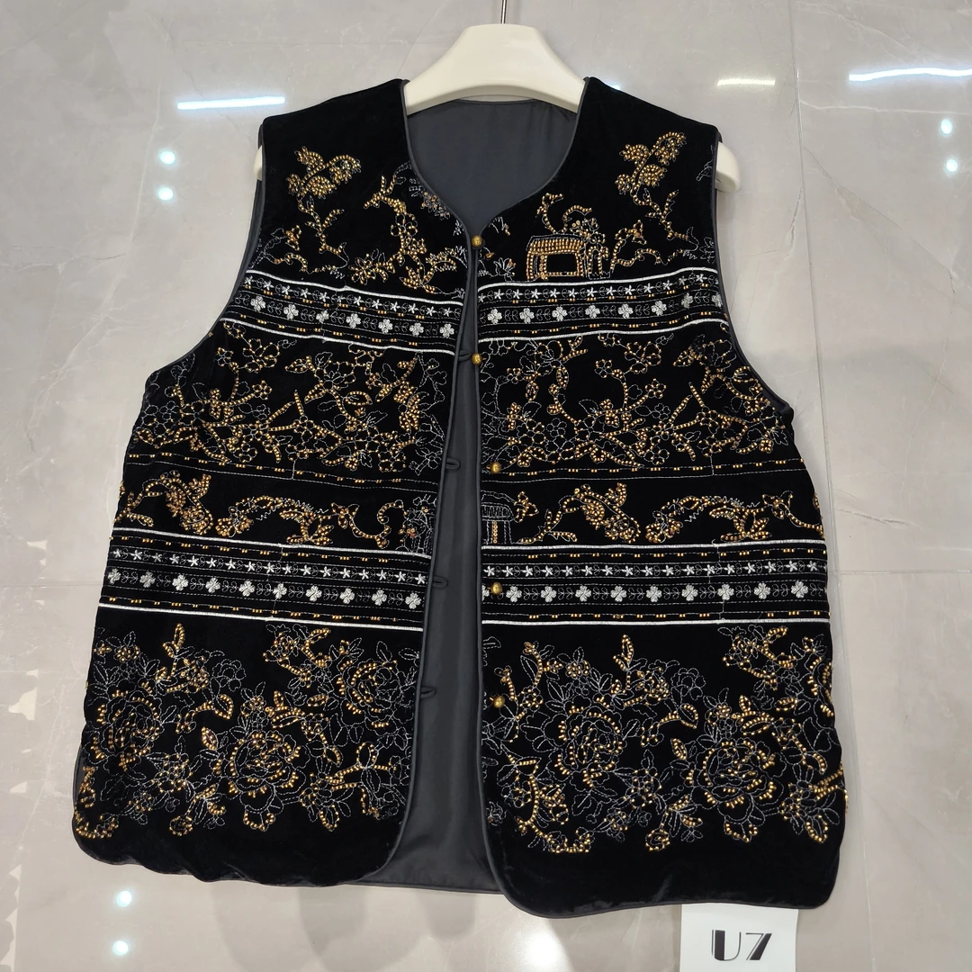 重工满绣马甲冬季马甲单排扣小香风马夹时尚女装钉珠