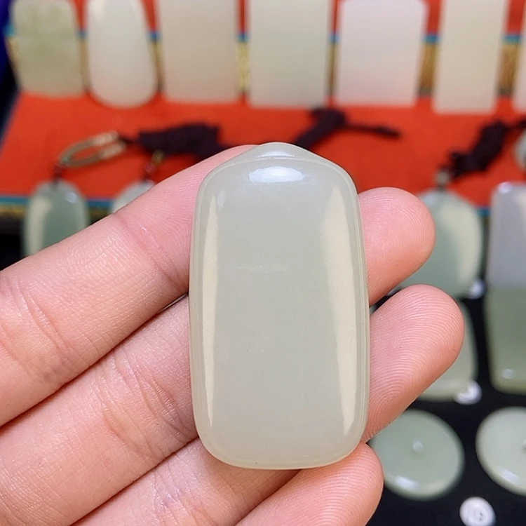 【闪购商品】颈饰未镶嵌和田玉