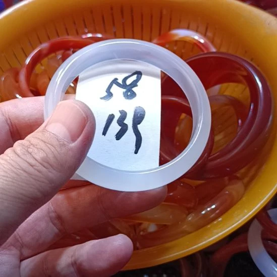 手镯玛瑙/玉髓未镶嵌