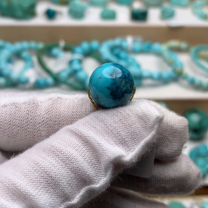 绿松石未镶嵌珠宝奇石