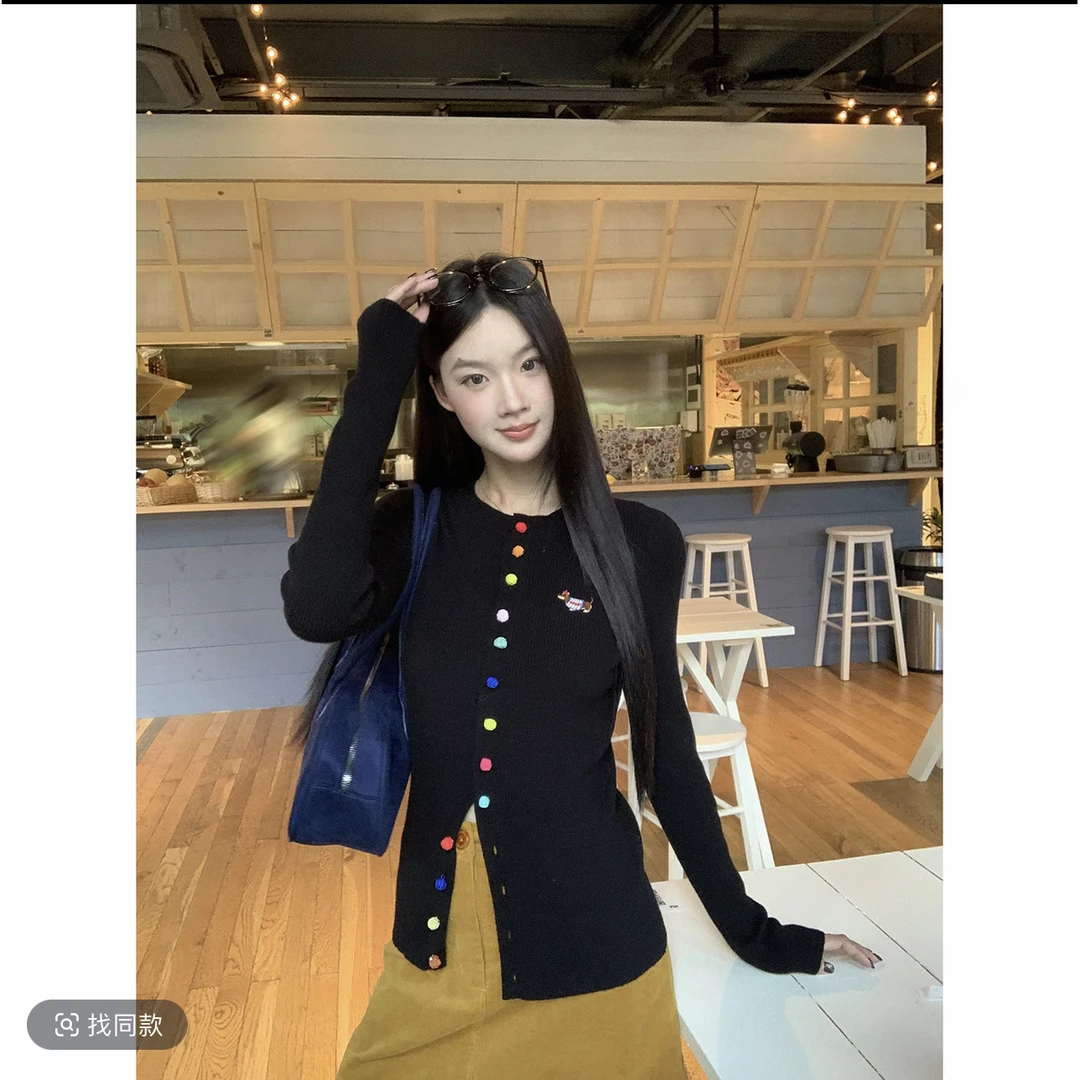 HRG早秋黑色彩虹纽扣修身慵懒显瘦针织衫+纯色气质毛呢半身裙套装