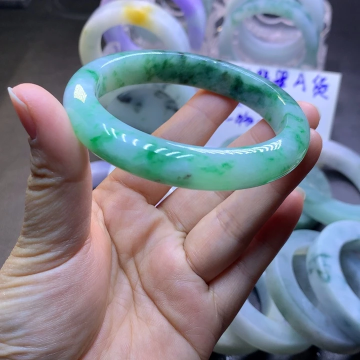 南***子定制翡翠未镶嵌正圈