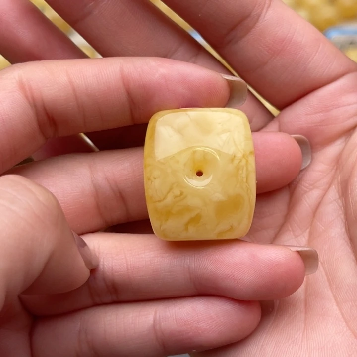 裸石琥珀未镶嵌蜜蜡藏扣梦