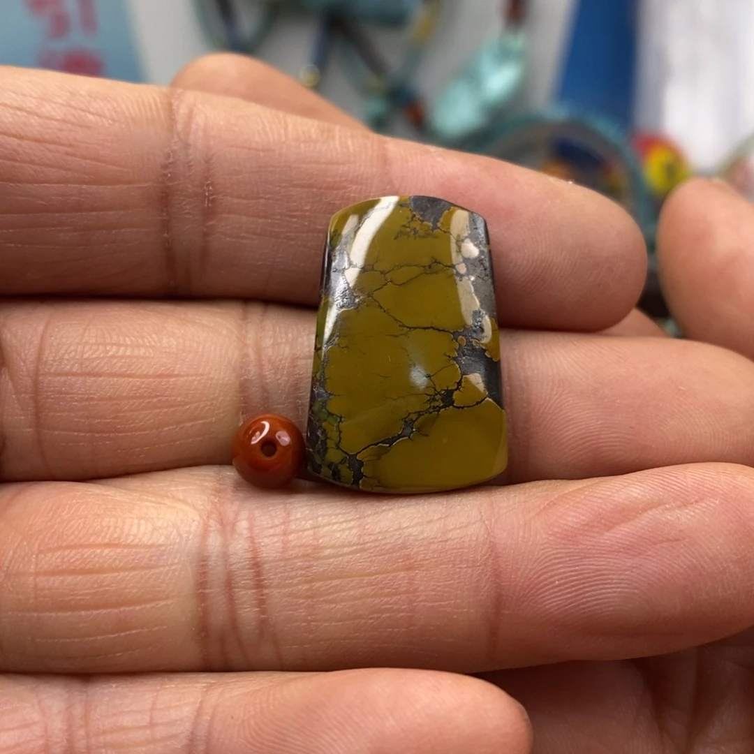 南红玛瑙未镶嵌珠宝奇石