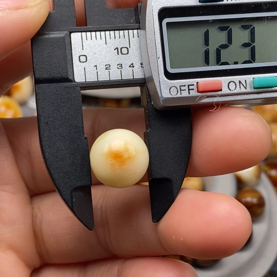 蜜蜡珠宝奇石未镶嵌