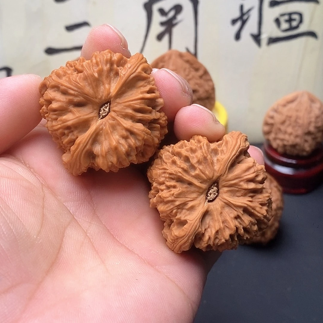 居***戒吊坠文玩核桃三角疆43