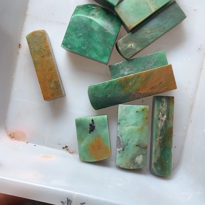 广东石广东石个别有裂