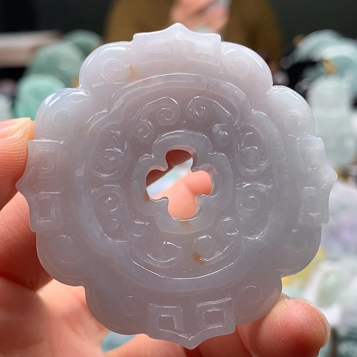 翡翠未镶嵌颈饰仿古牌两面工艺福利