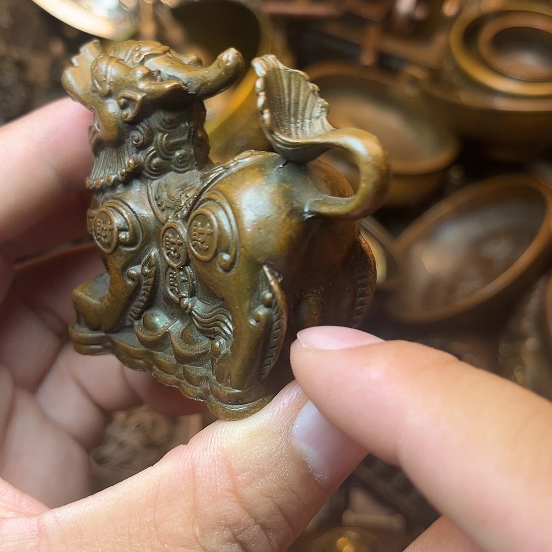 精美铜器工艺品等