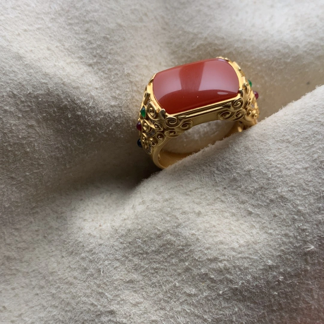 南红玛瑙18K金镶嵌保山天然原矿南红戒指
