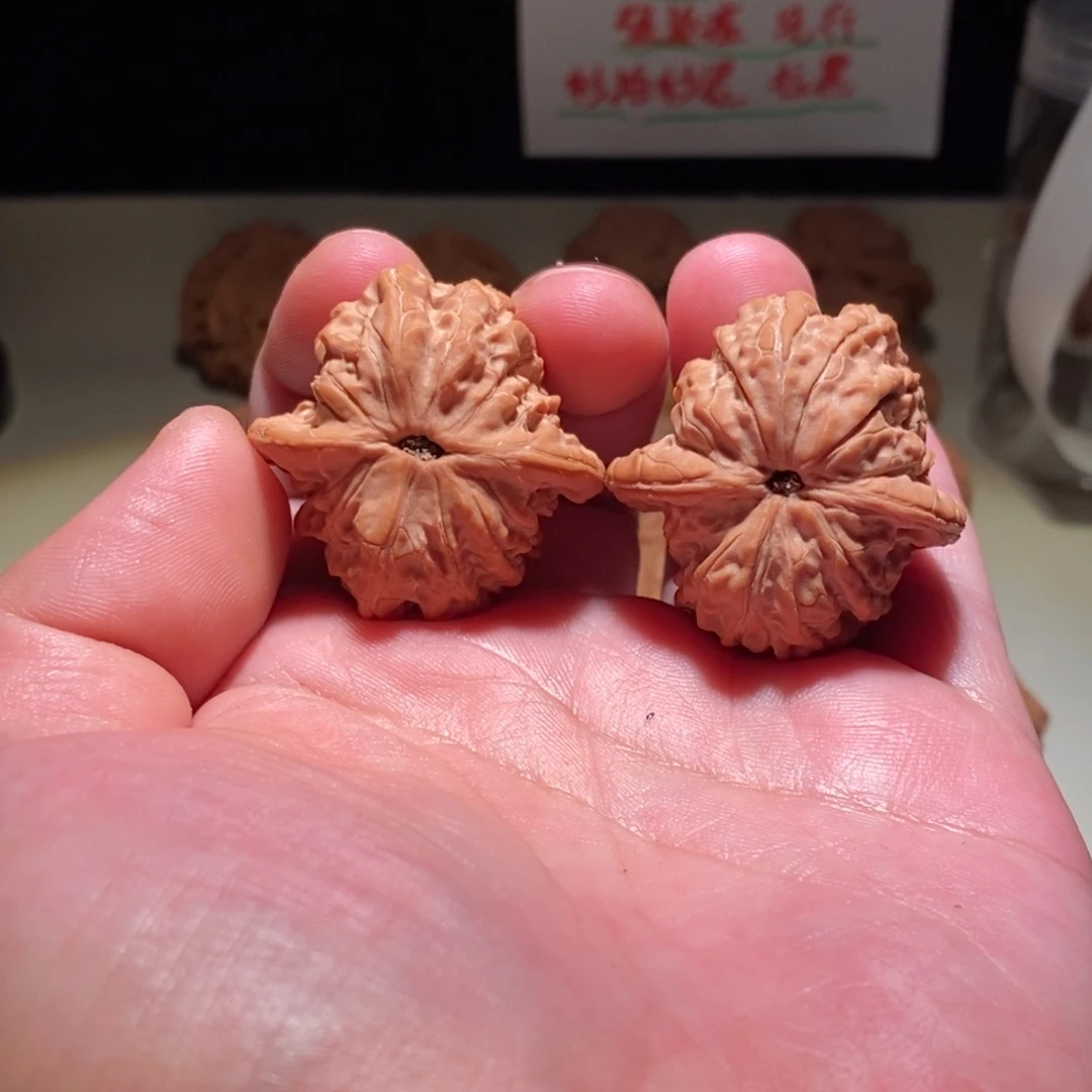 李***路把件文玩核桃血麒麟0072