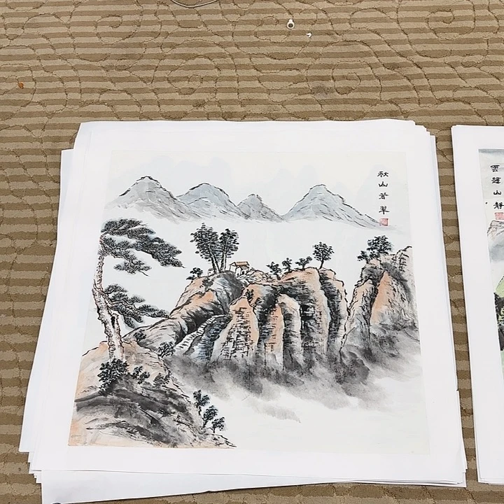 国画花鸟的翅膀是由两个