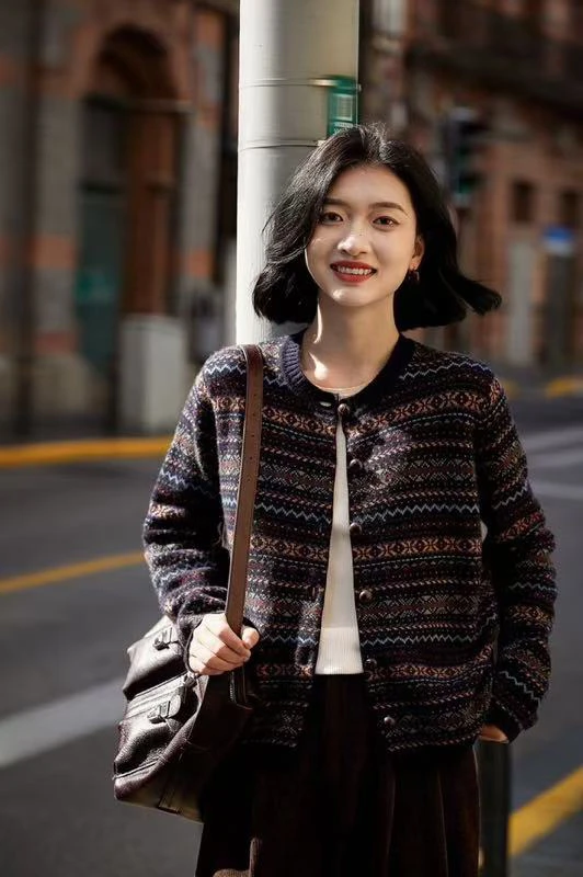 提花羊毛针织开衫