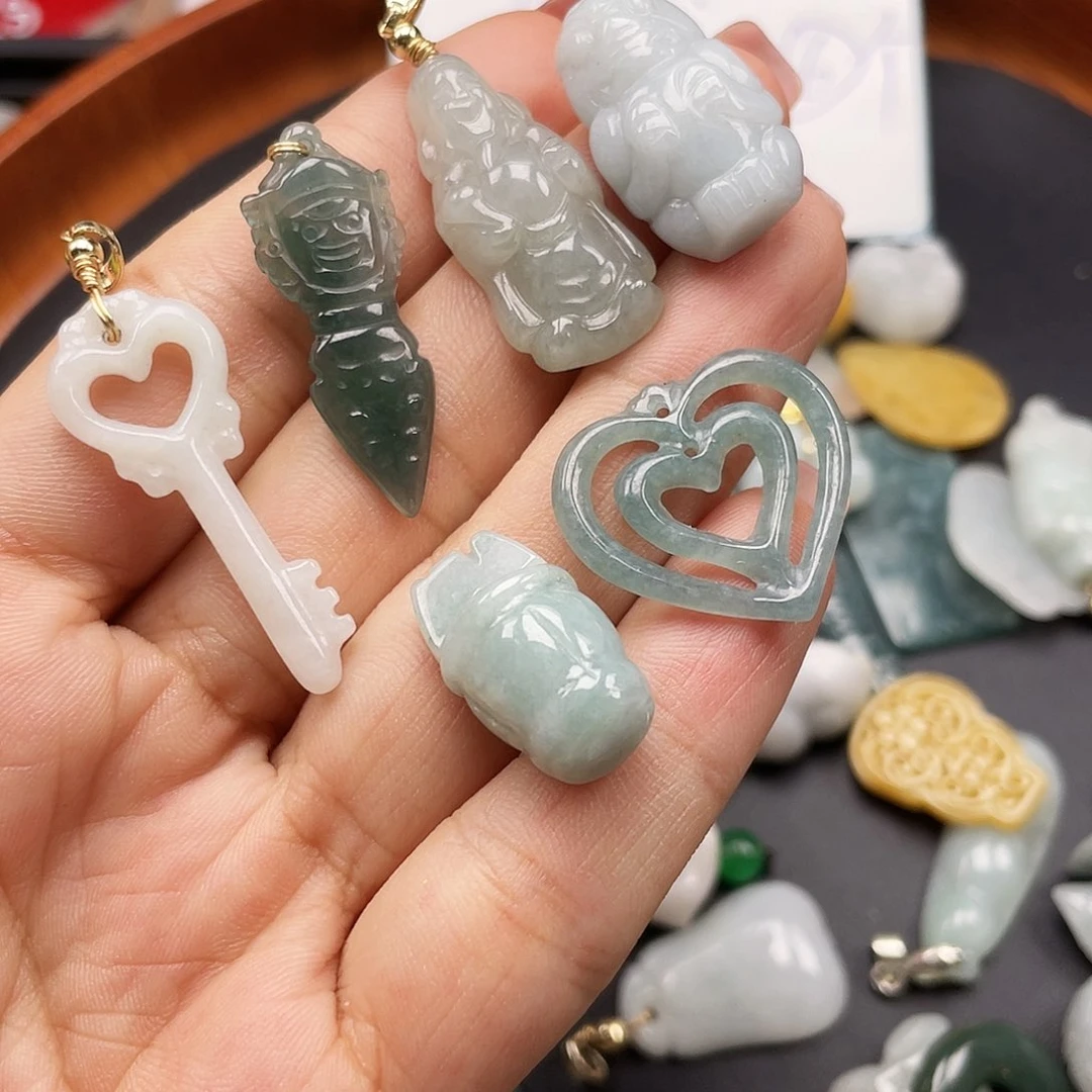 翡翠未镶嵌颈饰翡翠
