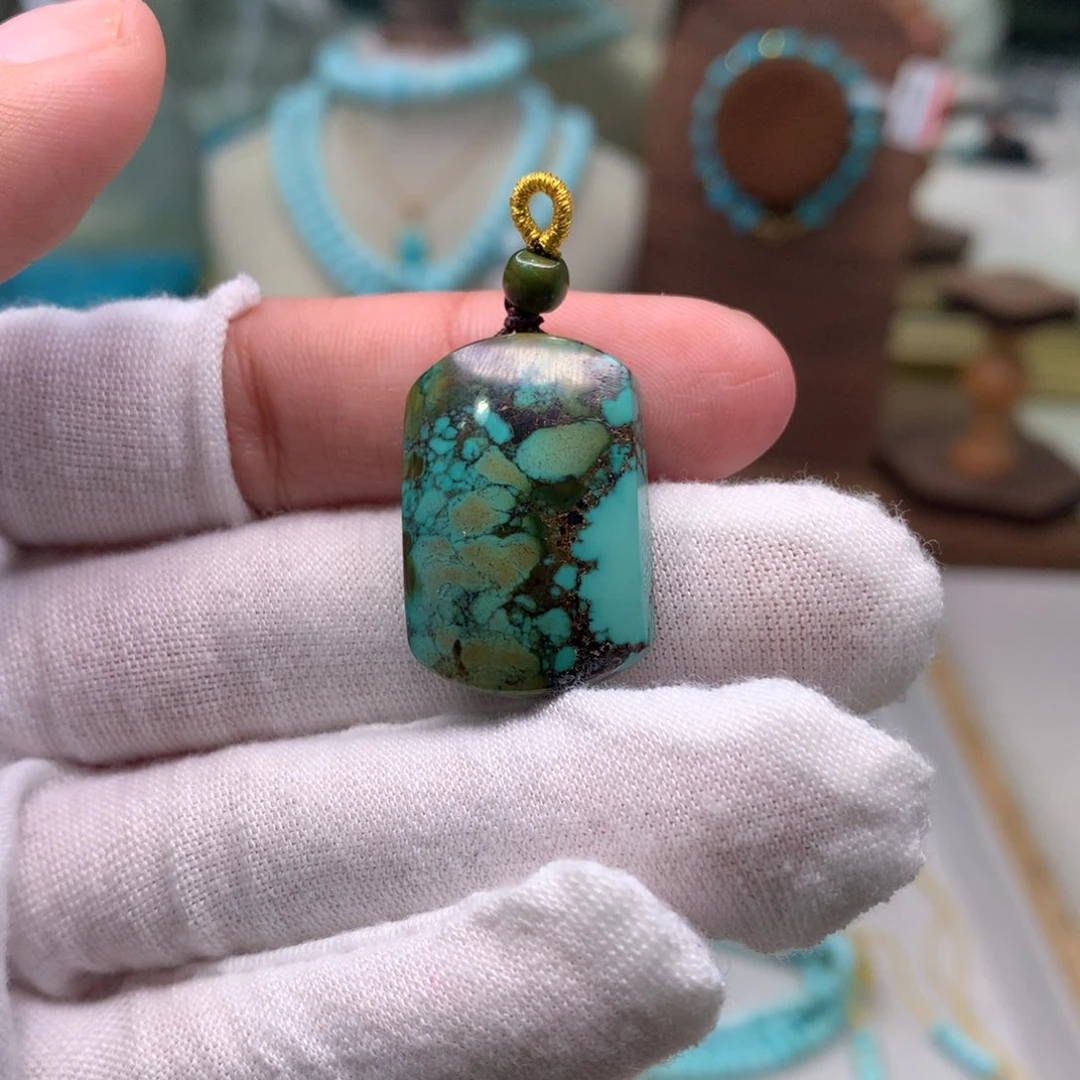 绿松石配饰未镶嵌