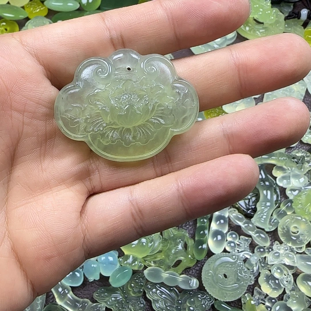 蛇纹石玉未镶嵌岫玉吊坠