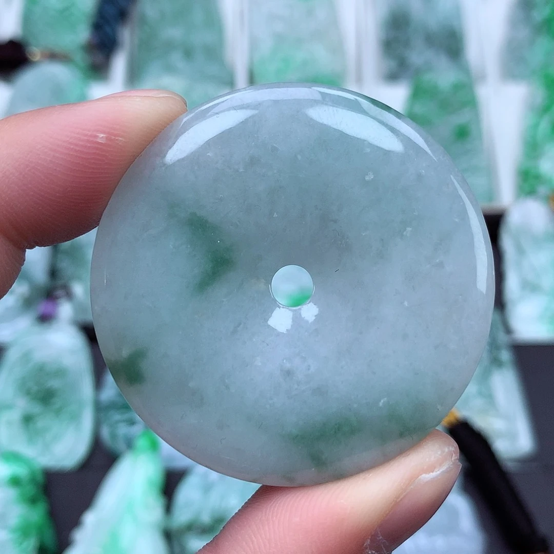 翡翠颈饰未镶嵌翡翠吊坠