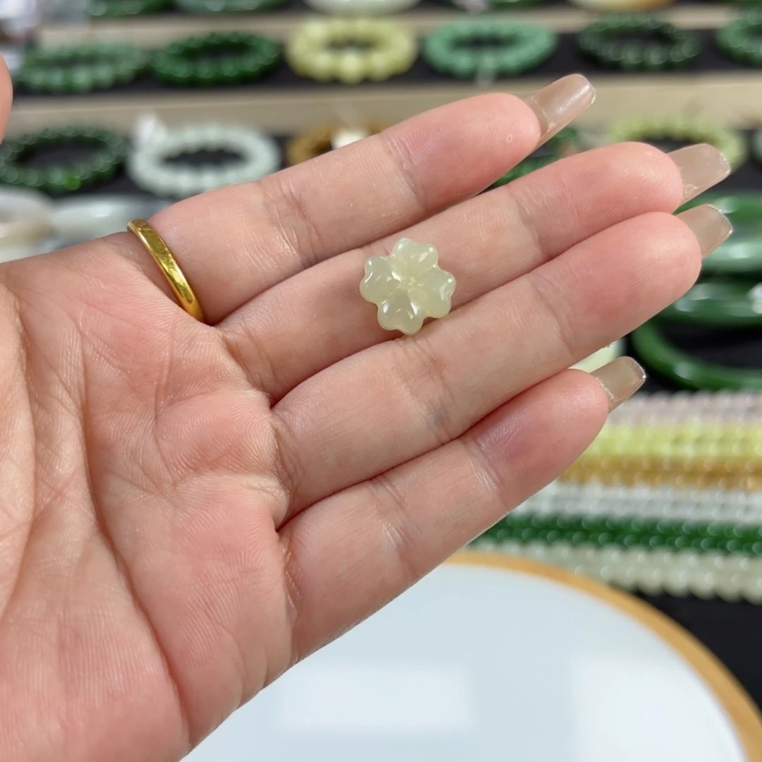 和田玉未镶嵌吊坠(不含链)