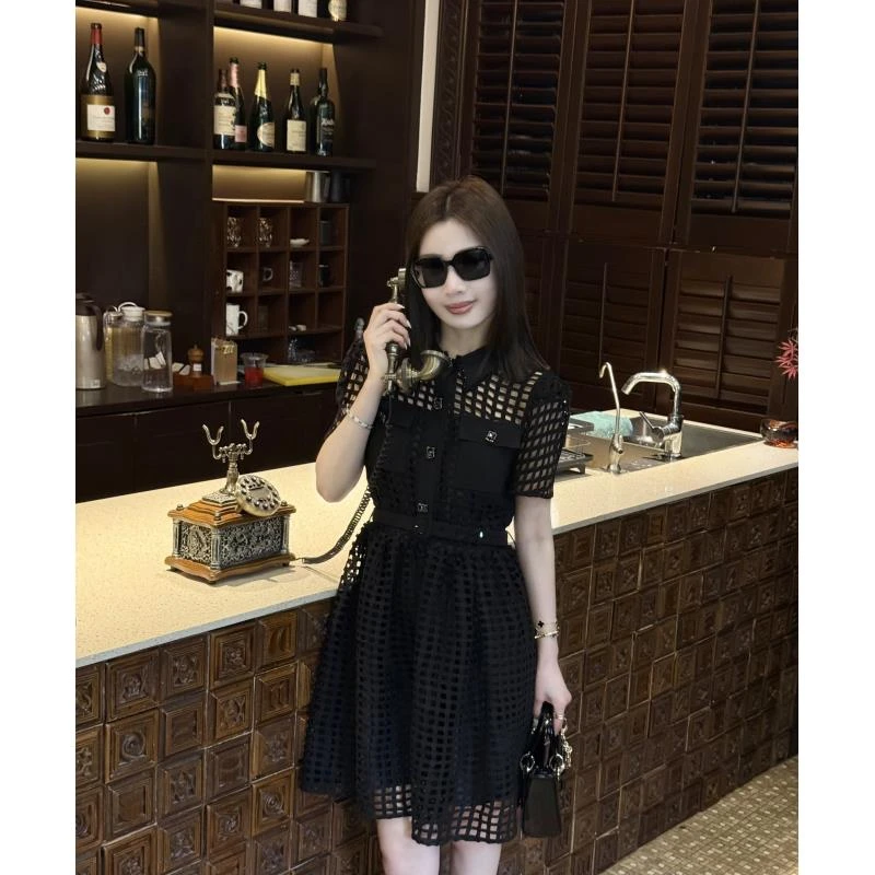 LUXURYMEMO【苏格兰情书】25春夏经典黑格子镂空泡泡袖气质连衣裙