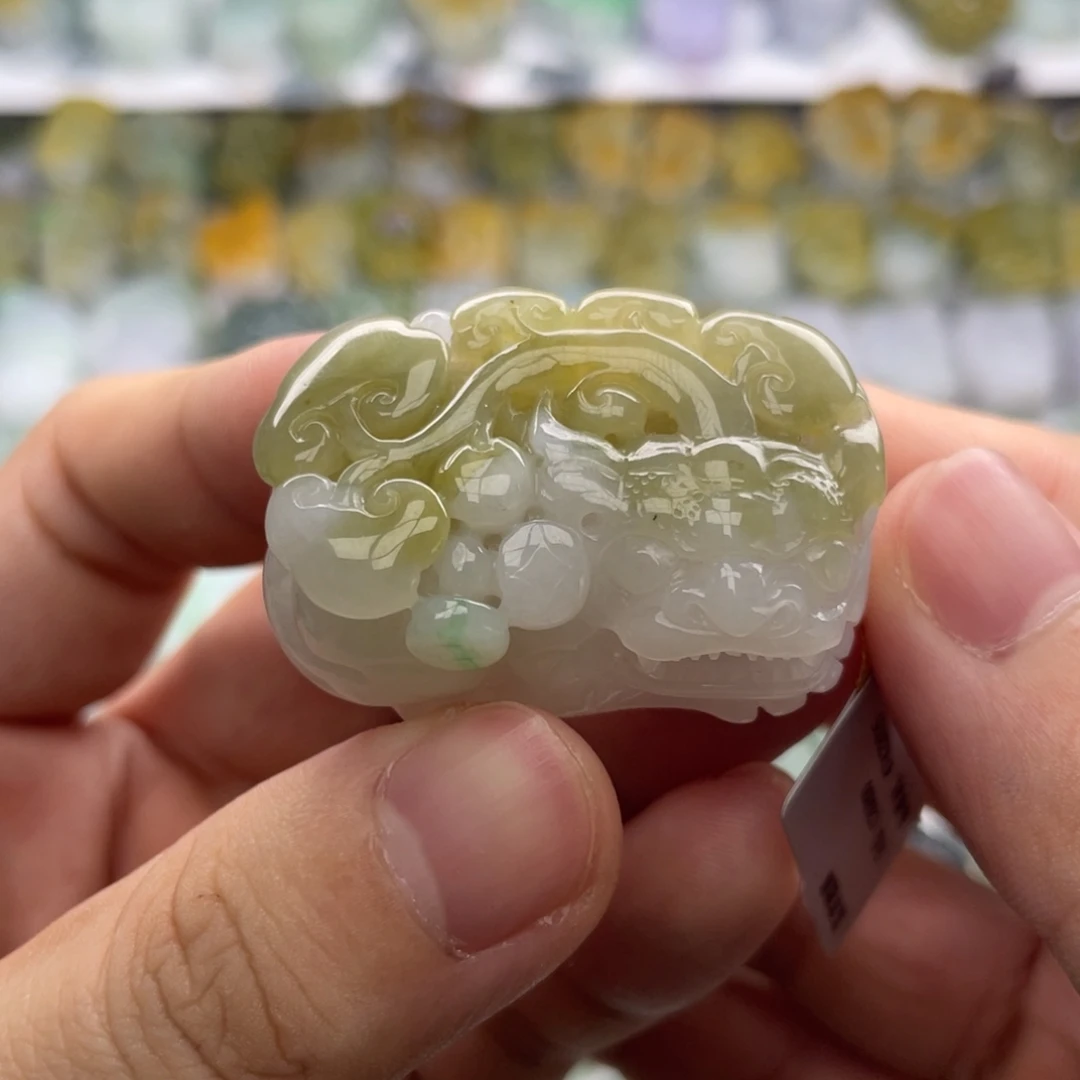 翡翠未镶嵌颈饰貔貅26