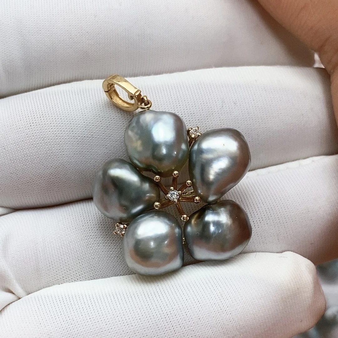 18K金镶嵌海水珍珠颈饰