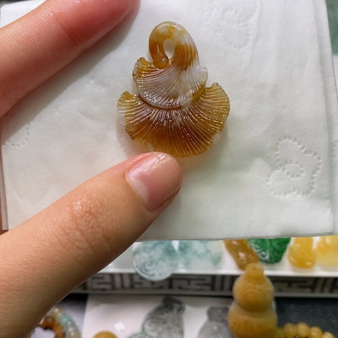 定制翡翠未镶嵌吊坠