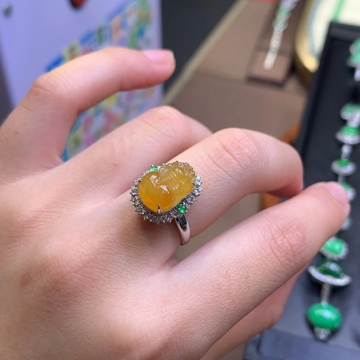 翡翠18K金镶嵌颈饰翡翠