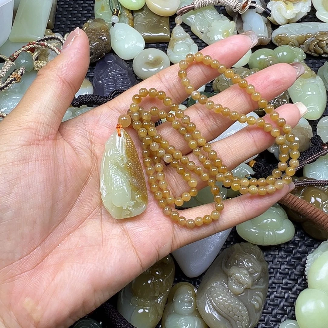 和田玉未镶嵌颈饰