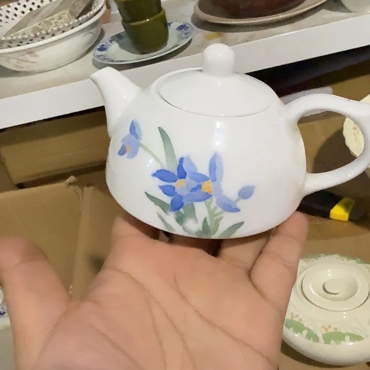 茶盏陶瓷盘子碗啥都有