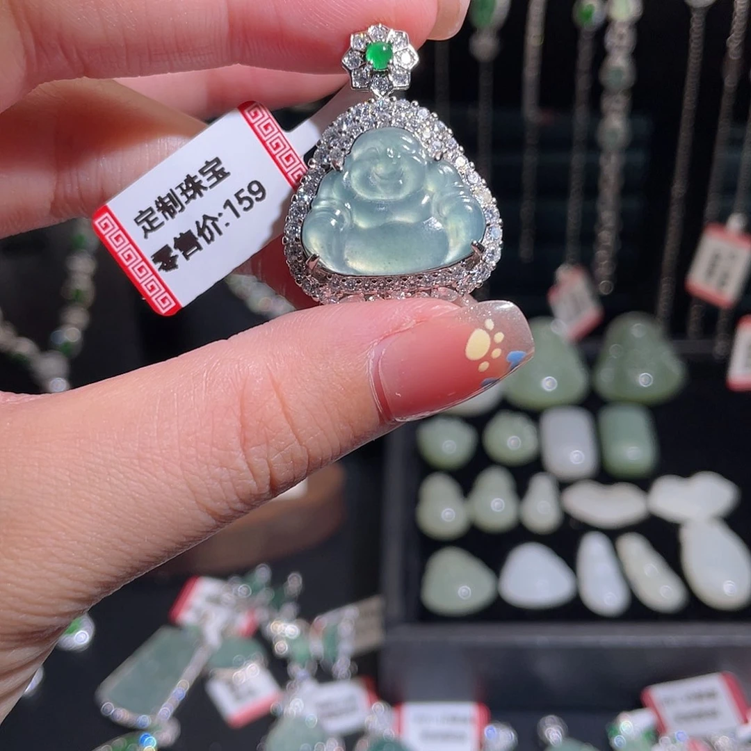 吊坠(不含链)未镶嵌翡翠