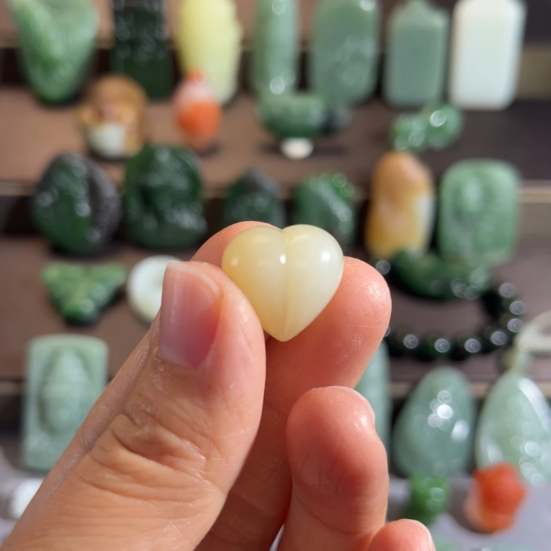 凡***宫和田玉未镶嵌颈饰定制