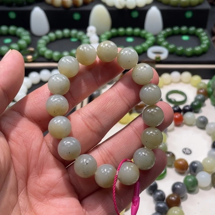 和田玉未镶嵌手串