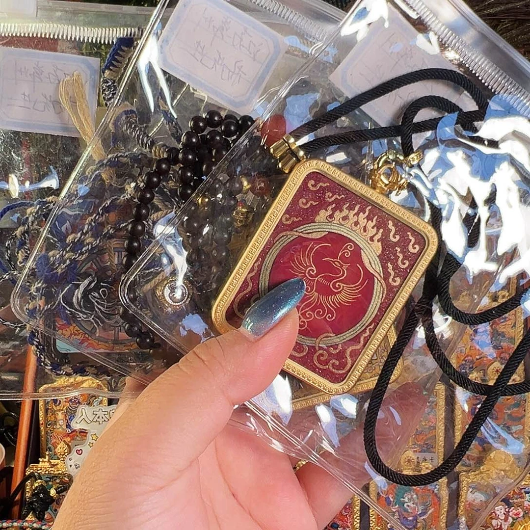 吊坠反****主纯手绘唐卡