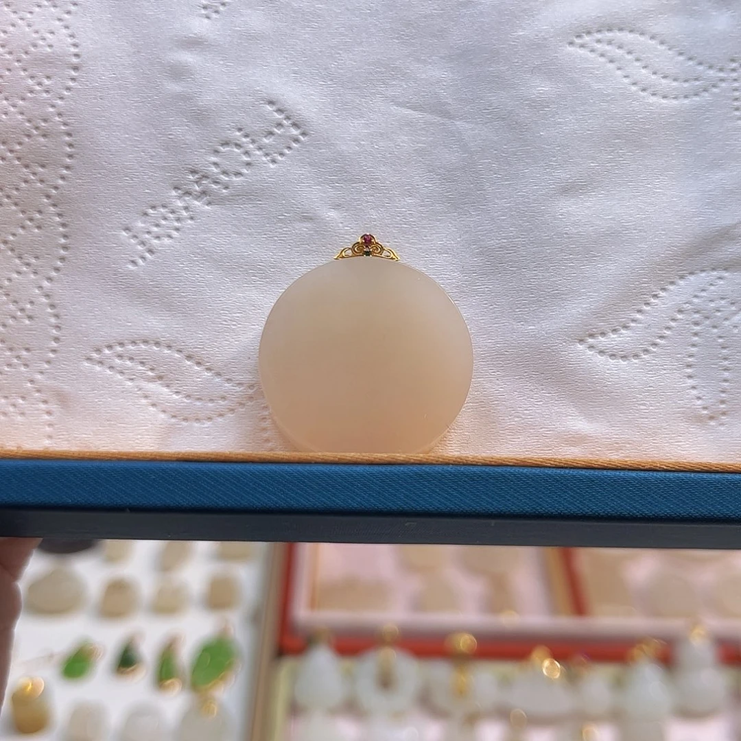 和田玉18K金镶嵌吊坠(不含链)