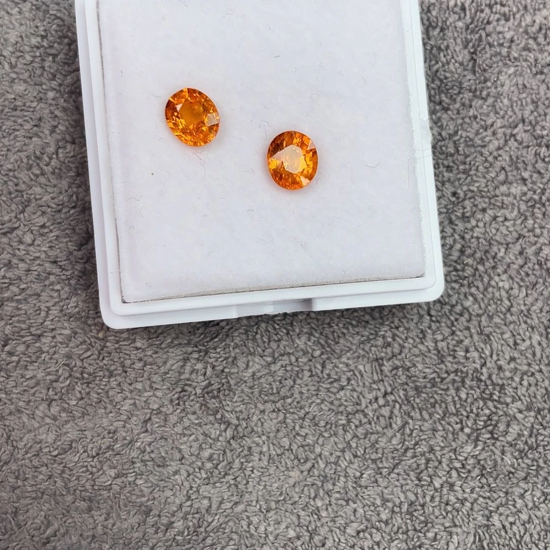 石榴石（芬达石）裸石未镶嵌一对2.49Ct
