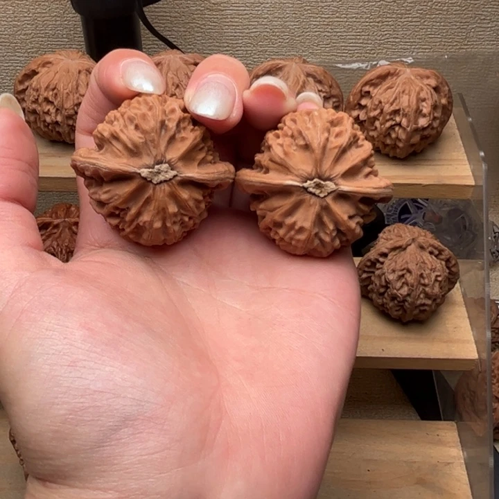 文玩核桃把件42.5尺铲了的宫灯