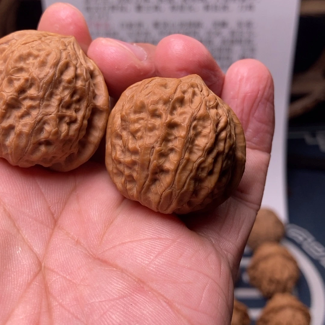 文玩核桃把件原树奶嘴34.5