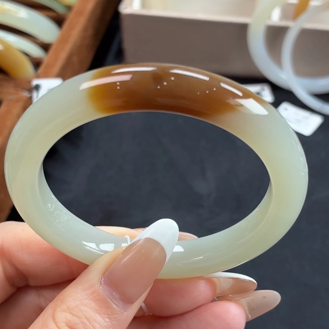 和田玉未镶嵌手镯糖白一口糖肉细29