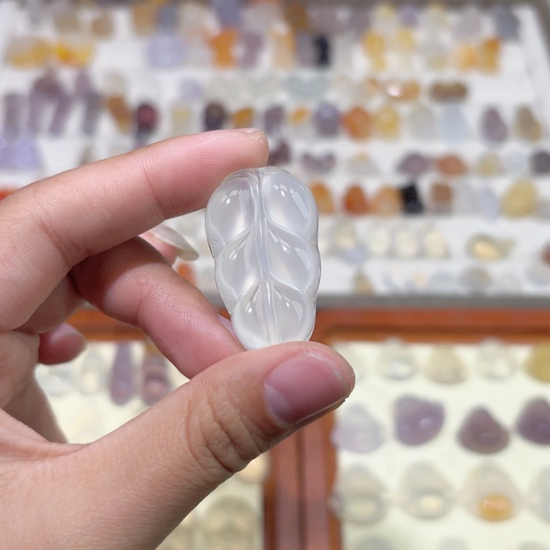 玛瑙/玉髓颈饰未镶嵌张*恩