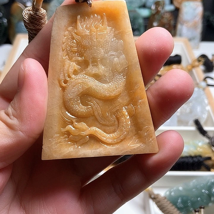 T***r翡翠未镶嵌颈饰翡翠a货