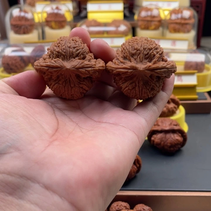 把件文玩核桃南疆石，全品，尺寸48