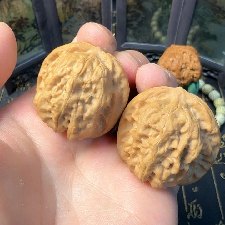 文玩核桃把件磐石36