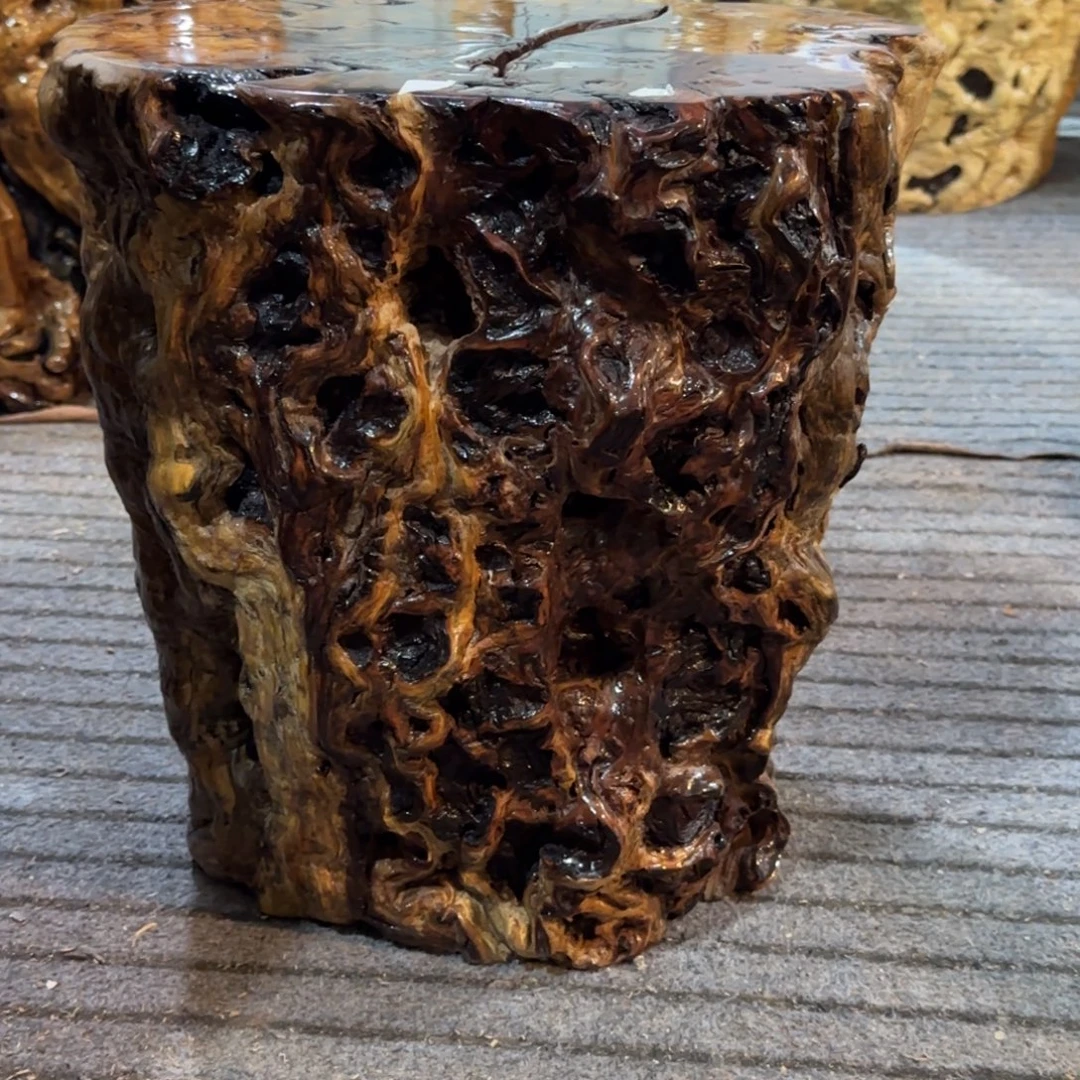 冰***角龙纹鸡心枣木手工艺品