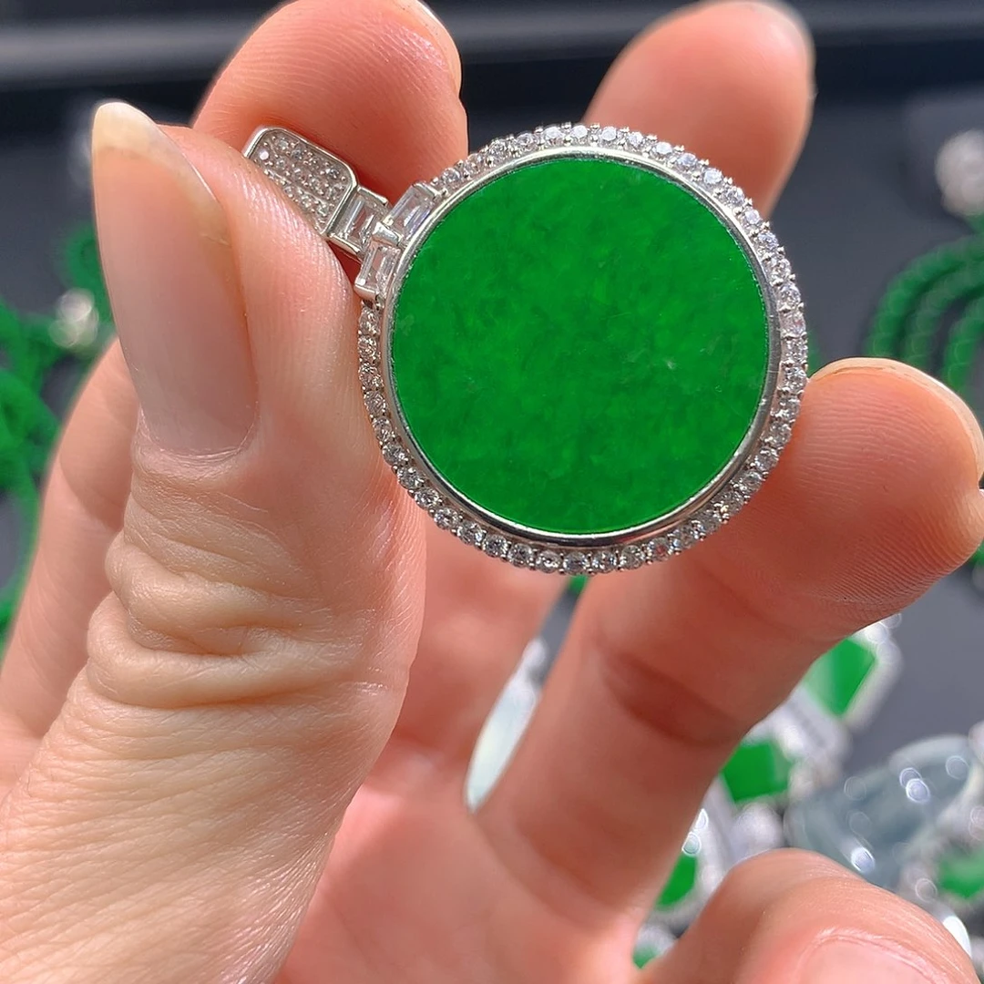 翡翠手链未镶嵌翡翠