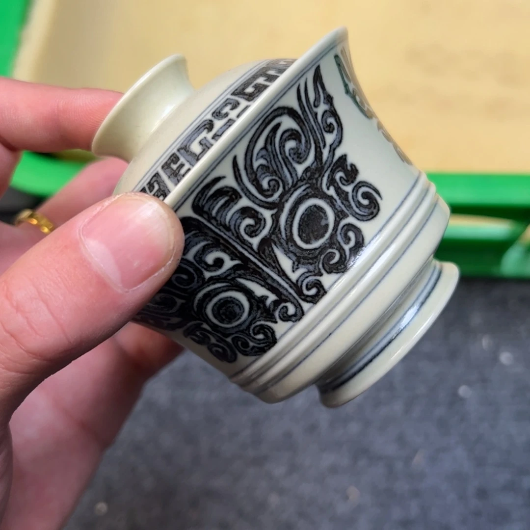 瓷片发****。景德镇瓷器手工