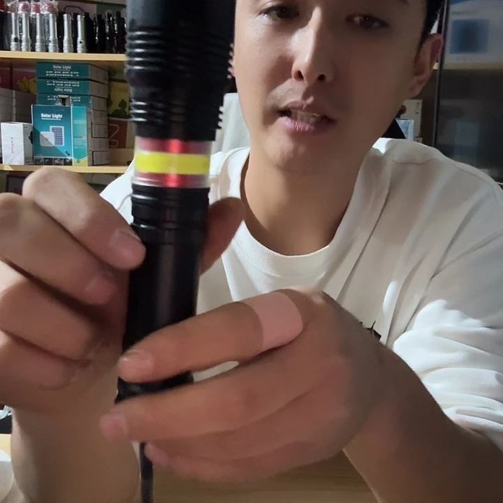 红白闪铝合金调焦磁吸手电无电池