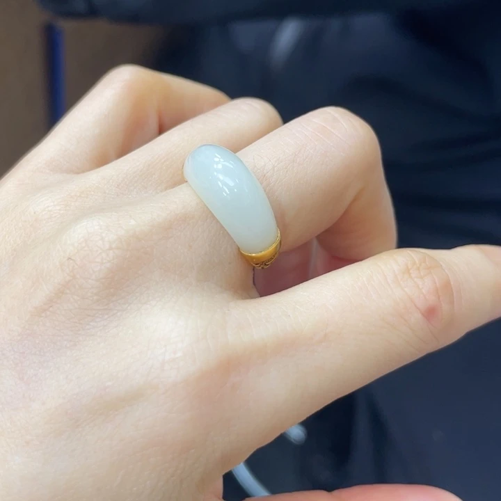 和田玉18K金镶嵌戒指