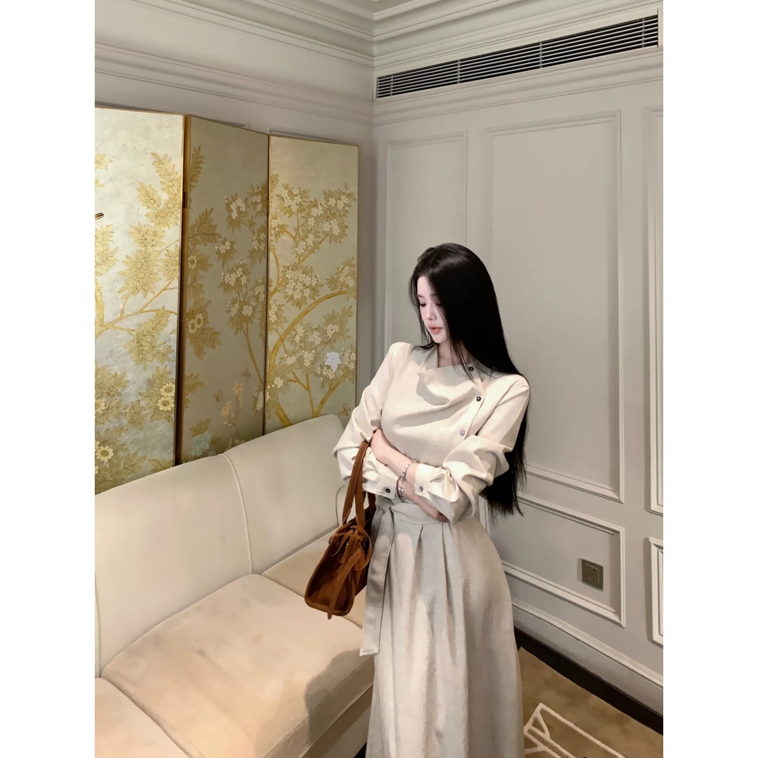 女装气质轻奢时尚法式小众高级感长袖连衣裙知识分子风收腰长裙