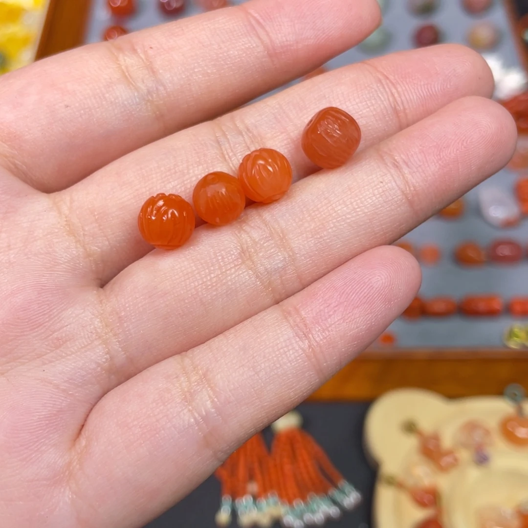 可***限南红玛瑙未镶嵌配珠4个